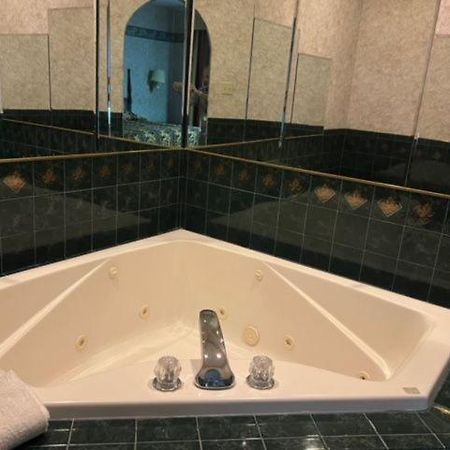 Garden Inn New Castle Екстериор снимка